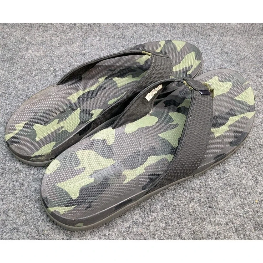 XTRATUF Men's Size 11 Camo Flip Flop Sandals Slip Resistant Rubber Outdoor...